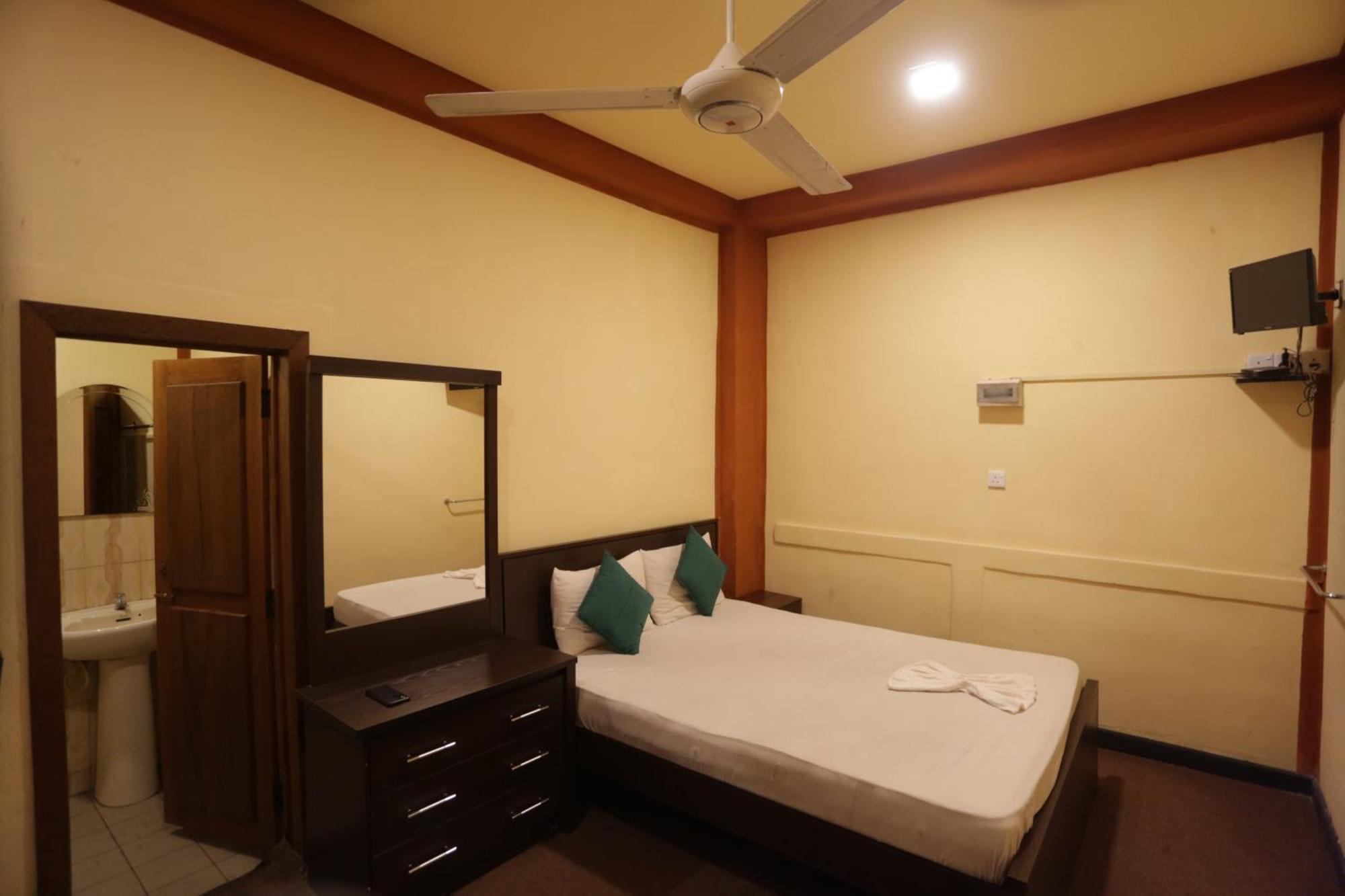 Cinnamon Airport Residencies Katunayaka Extérieur photo